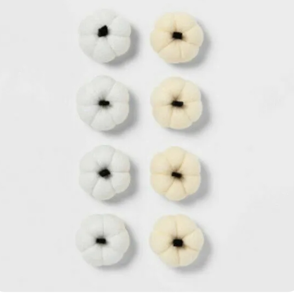 5/$25 Hyde & Eek filler white & cream pumpkins Bundle